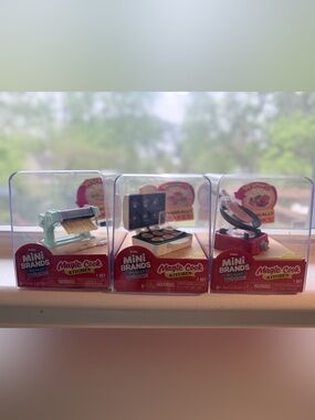 Mini Brands Magic Cook Kitchen Toy Set - Assorted Colors